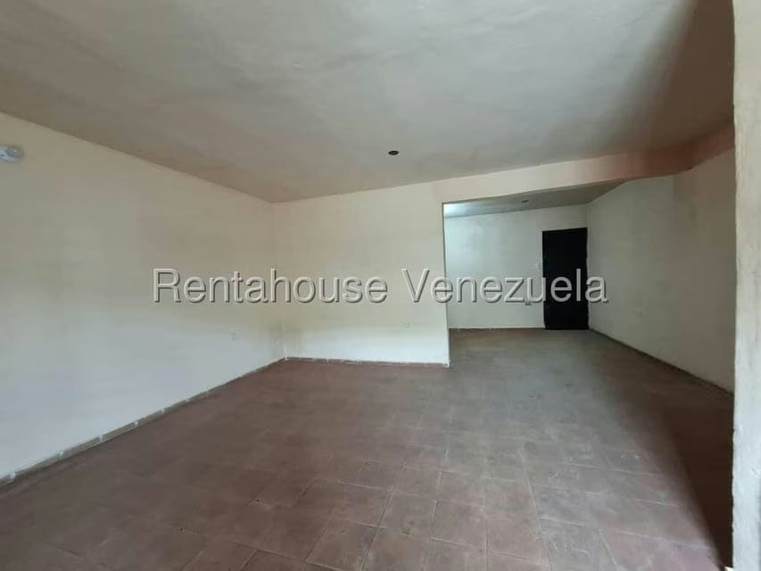 Comercial (Local Comercial) en Alquiler en Parroquia Juan de Villegas, Lara - 3