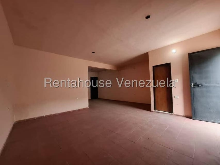 Comercial (Local Comercial) en Alquiler en Parroquia Juan de Villegas, Lara - 5