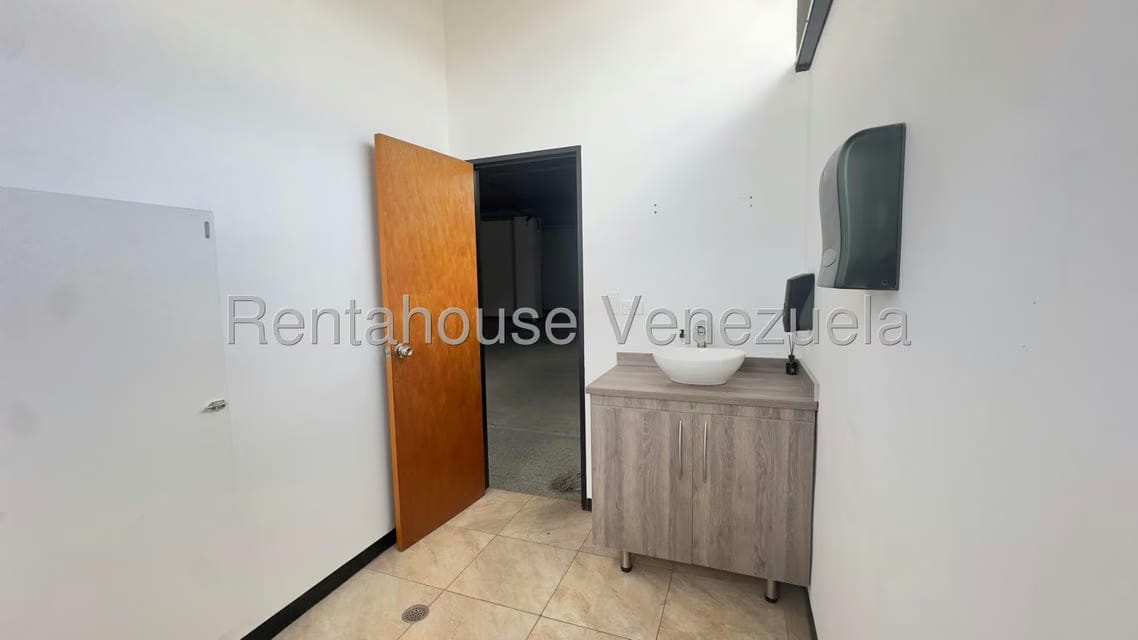 Comercial (Galpon - Deposito) en Alquiler en Boleita Norte, Distrito Metropolitano - 21
