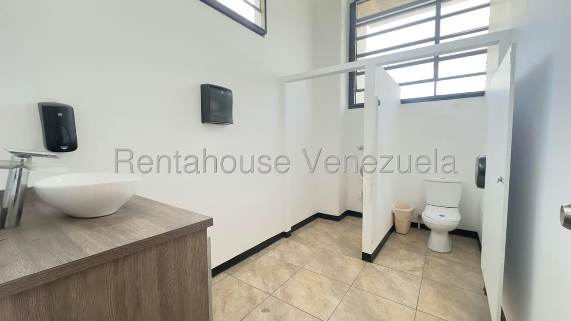 Comercial (Galpon - Deposito) en Alquiler en Boleita Norte, Distrito Metropolitano - 23