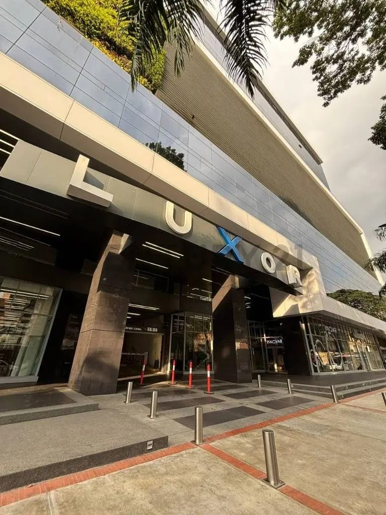 VENTA DE OFICINAS (OBRA GRIS) EN TORRE LUXOR. LAS MERCEDES, CARACAS. - 9