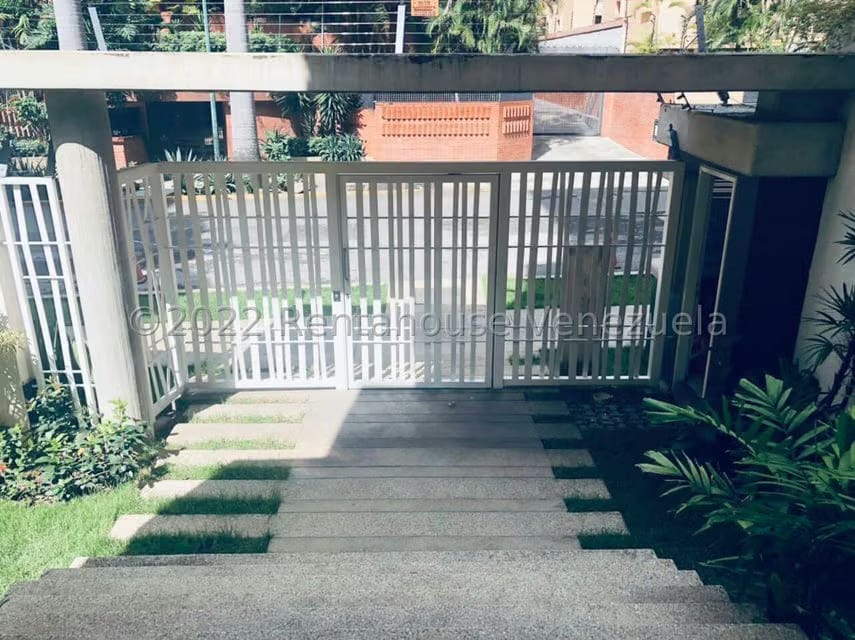 Apartamento (1 Nivel) en Venta en Campo Alegre, Distrito Metropolitano - 2
