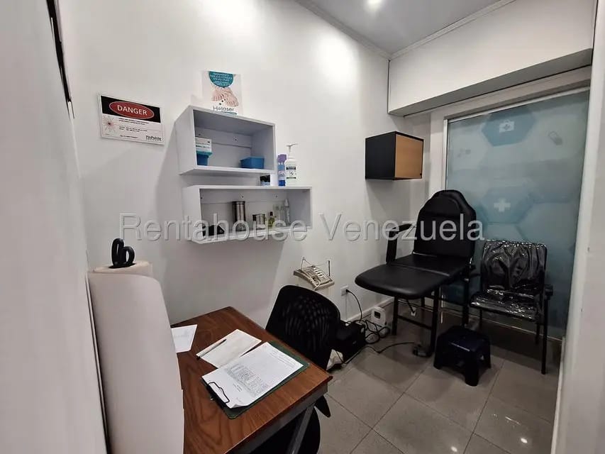Comercial (Local Comercial) en Alquiler en La Castellana, Distrito Metropolitano - 13
