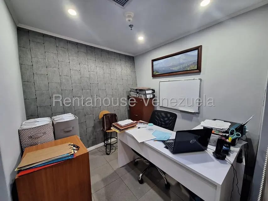 Comercial (Local Comercial) en Alquiler en La Castellana, Distrito Metropolitano - 8