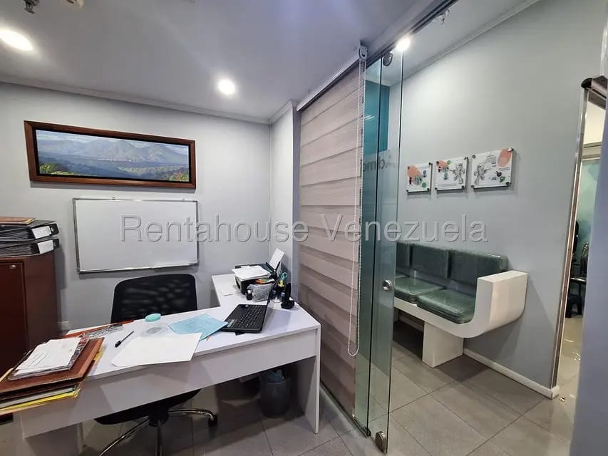 Comercial (Local Comercial) en Alquiler en La Castellana, Distrito Metropolitano - 9