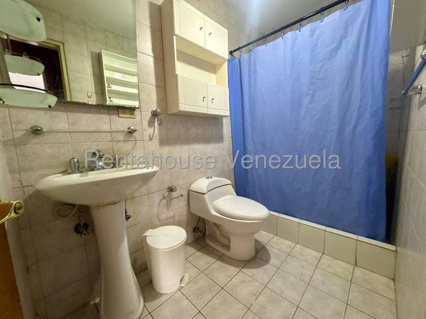 Apartamento (1 Nivel) en Alquiler en Valle Abajo, Distrito Metropolitano - 13