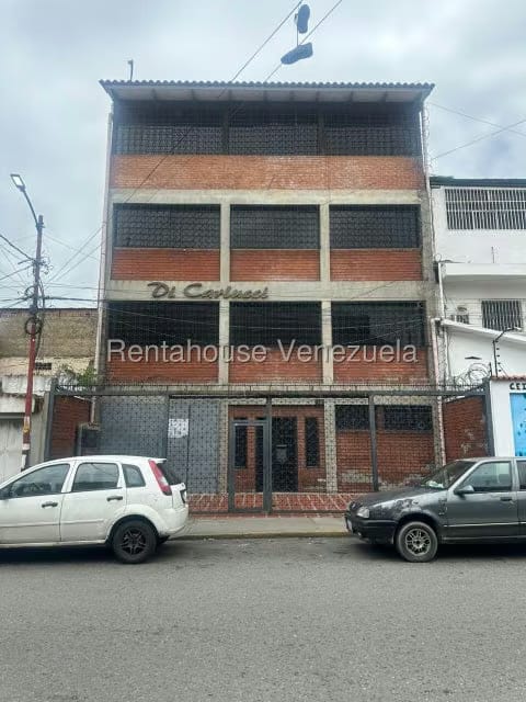 Comercial (Edificio) en Alquiler en San Martin, Distrito Metropolitano