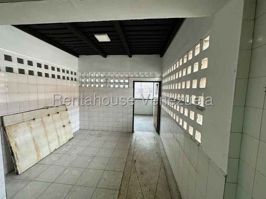 Comercial (Edificio) en Alquiler en San Martin, Distrito Metropolitano - 24