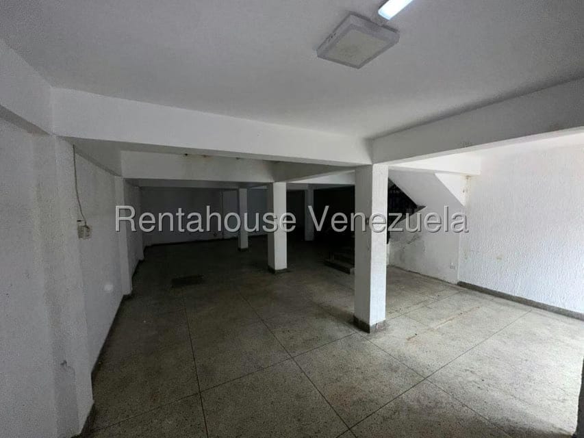 Comercial (Edificio) en Alquiler en San Martin, Distrito Metropolitano - 4