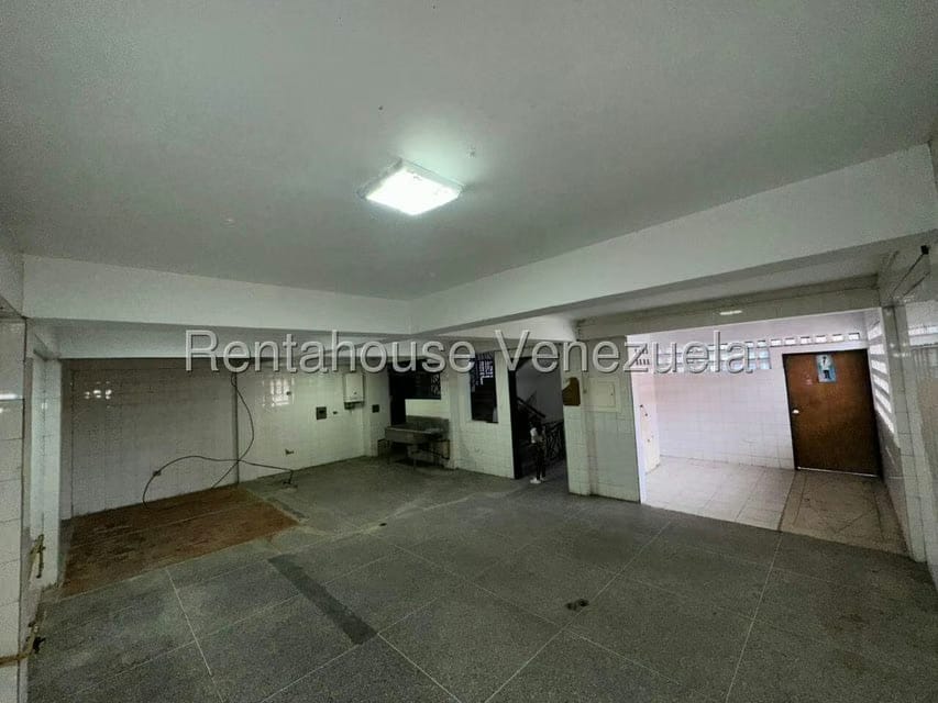 Comercial (Edificio) en Alquiler en San Martin, Distrito Metropolitano - 8