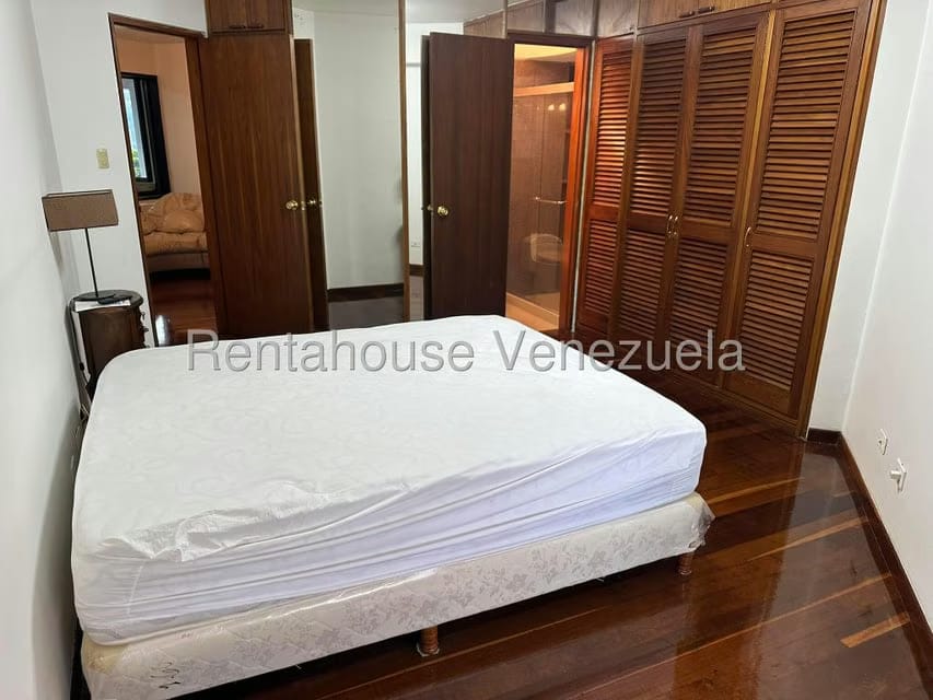 Apartamento (1 Nivel) en Venta en Colinas de Valle Arriba, Distrito Metropolitano - 24