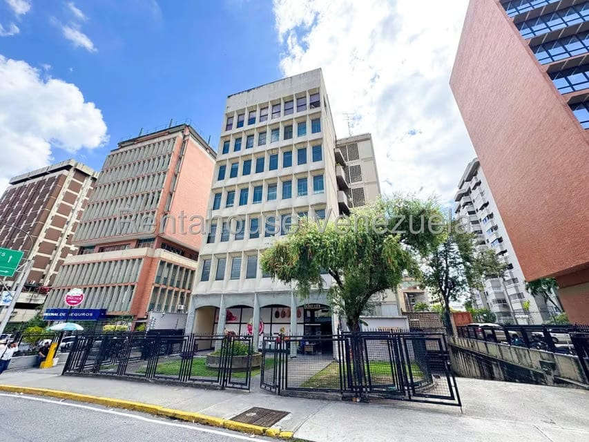 Comercial (Oficina) en Alquiler en El Rosal, Distrito Metropolitano