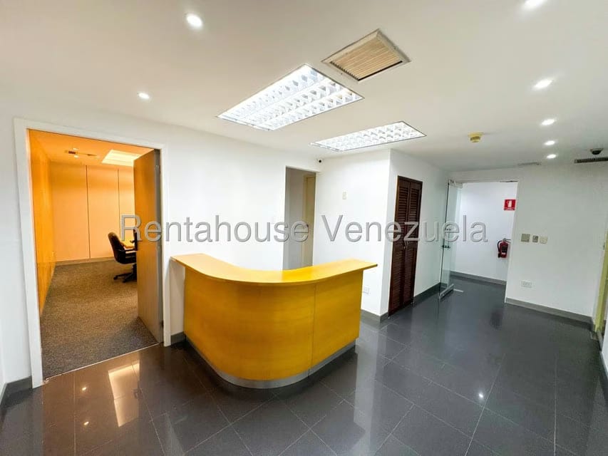 Comercial (Oficina) en Alquiler en El Rosal, Distrito Metropolitano - 2