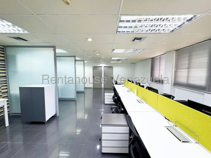 Comercial (Oficina) en Alquiler en El Rosal, Distrito Metropolitano - 11