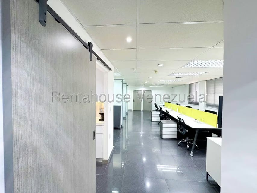 Comercial (Oficina) en Alquiler en El Rosal, Distrito Metropolitano - 12
