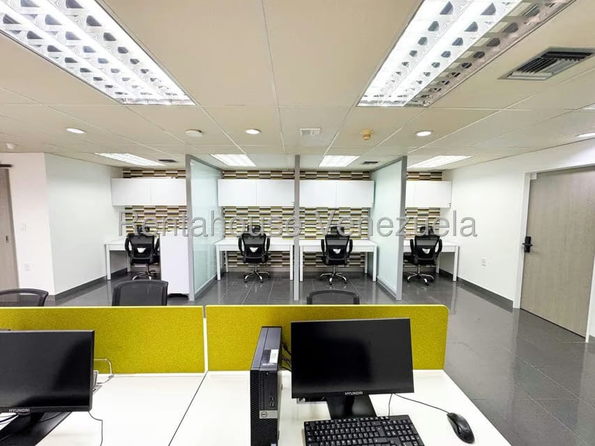 Comercial (Oficina) en Alquiler en El Rosal, Distrito Metropolitano - 13