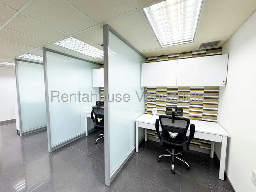 Comercial (Oficina) en Alquiler en El Rosal, Distrito Metropolitano - 18