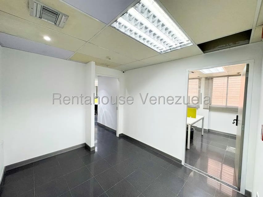 Comercial (Oficina) en Alquiler en El Rosal, Distrito Metropolitano - 3