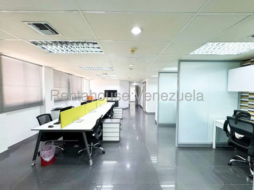 Comercial (Oficina) en Alquiler en El Rosal, Distrito Metropolitano - 4