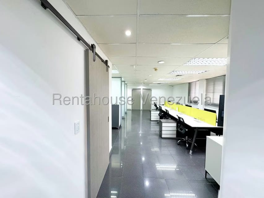 Comercial (Oficina) en Alquiler en El Rosal, Distrito Metropolitano - 10