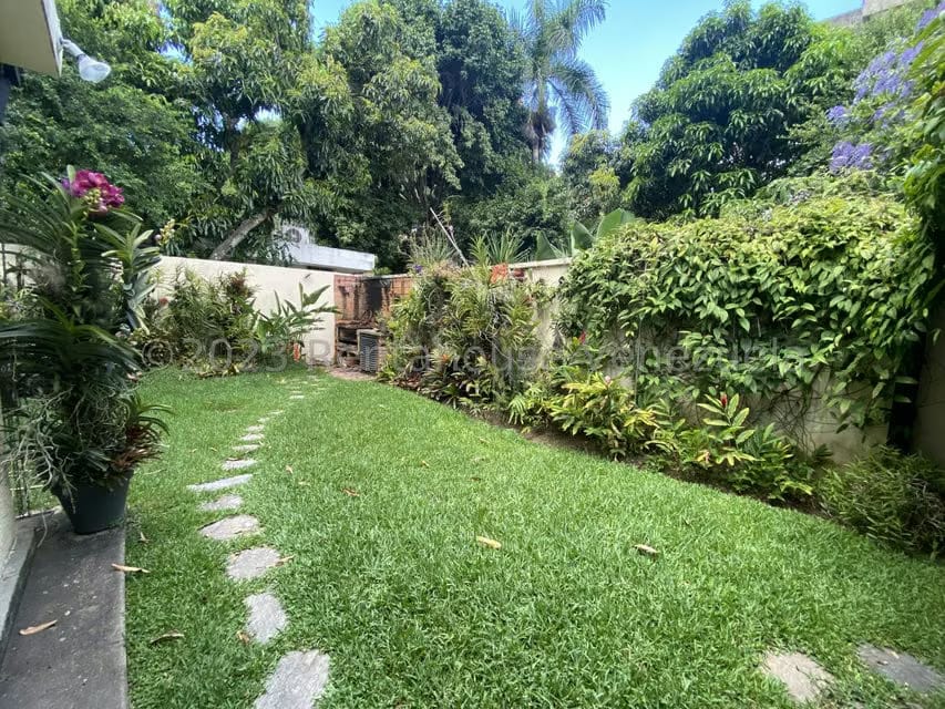 Casa (Duplex) en Venta en Chuao, Distrito Metropolitano - 32