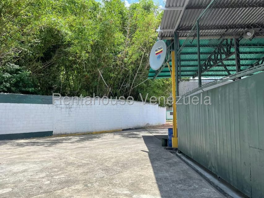 Comercial (Galpon - Deposito) en Alquiler en Guatire, Miranda