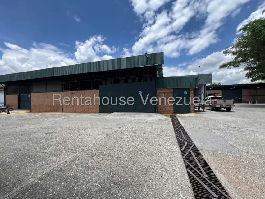 Comercial (Galpon - Deposito) en Alquiler en Guatire, Miranda - 2