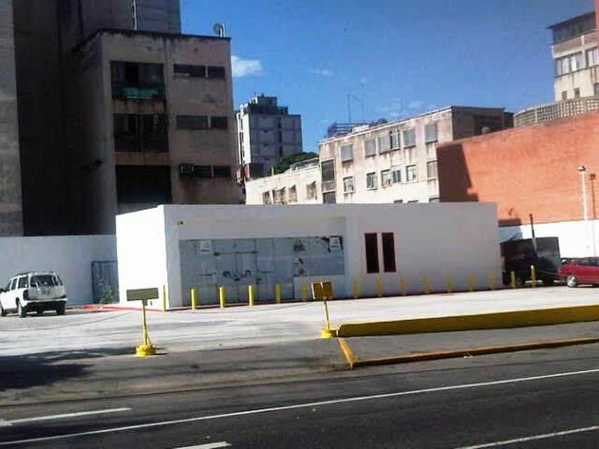 Terreno (Comercial) en Venta en Bello Monte, Distrito Metropolitano - 2