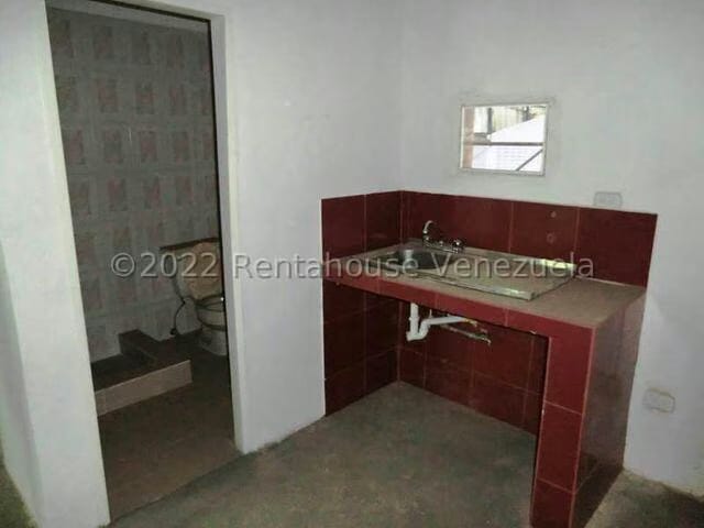Comercial (Galpon - Deposito) en Alquiler en Guarenas, Miranda - 17