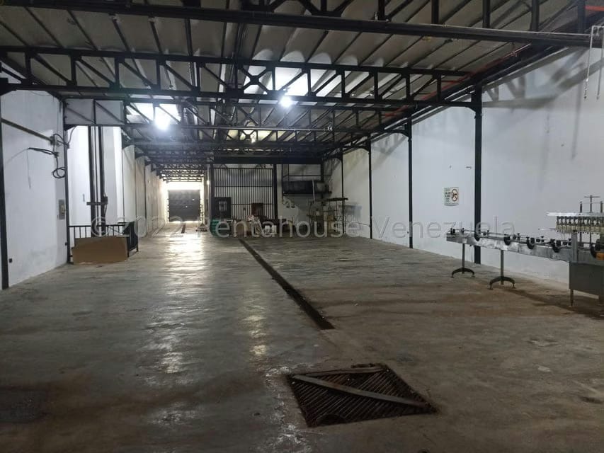 Comercial (Edificio) en Venta en Avenida Constitucion, Aragua - 11