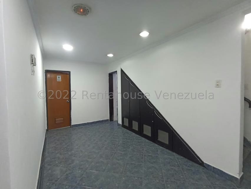 Comercial (Edificio) en Venta en Avenida Constitucion, Aragua - 17