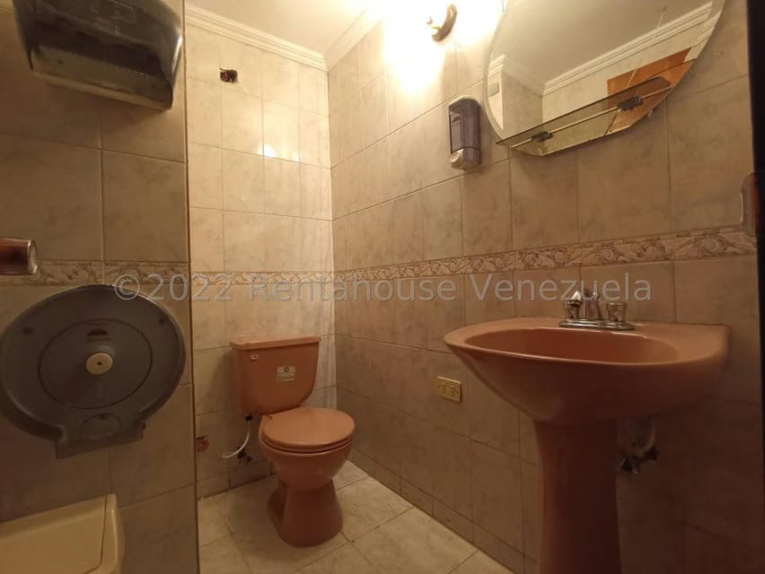 Comercial (Edificio) en Venta en Avenida Constitucion, Aragua - 26