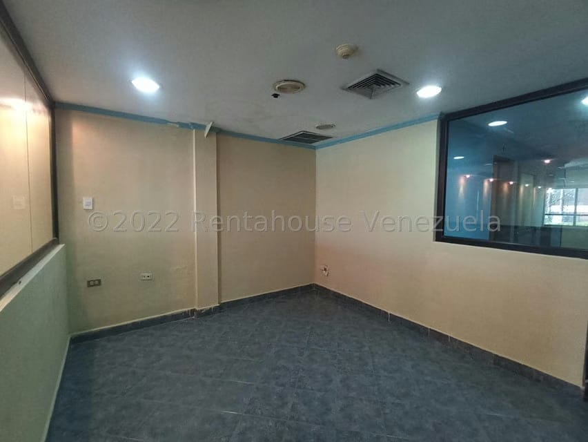 Comercial (Edificio) en Venta en Avenida Constitucion, Aragua - 29
