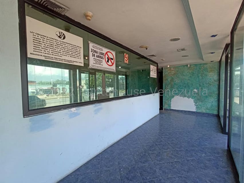 Comercial (Edificio) en Venta en Avenida Constitucion, Aragua - 4