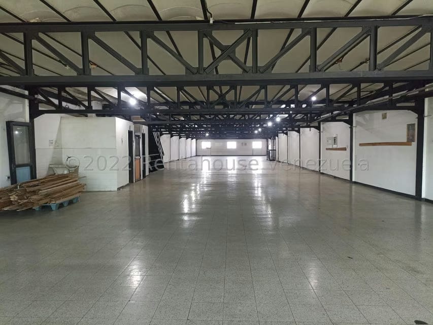 Comercial (Edificio) en Venta en Avenida Constitucion, Aragua - 35