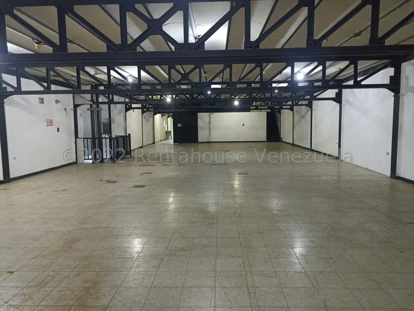 Comercial (Edificio) en Venta en Avenida Constitucion, Aragua - 37