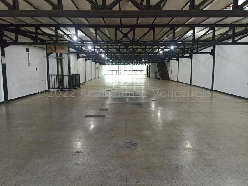 Comercial (Edificio) en Venta en Avenida Constitucion, Aragua - 38