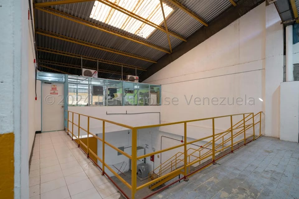 Negocios y Empresas (Mayorista y Distribucion) en Venta en Mampote, Miranda - 15
