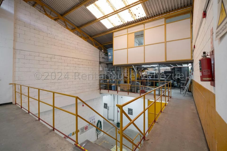 Negocios y Empresas (Mayorista y Distribucion) en Venta en Mampote, Miranda - 18