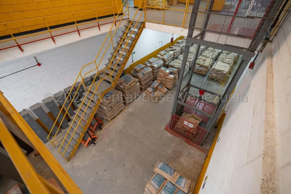 Negocios y Empresas (Mayorista y Distribucion) en Venta en Mampote, Miranda - 28