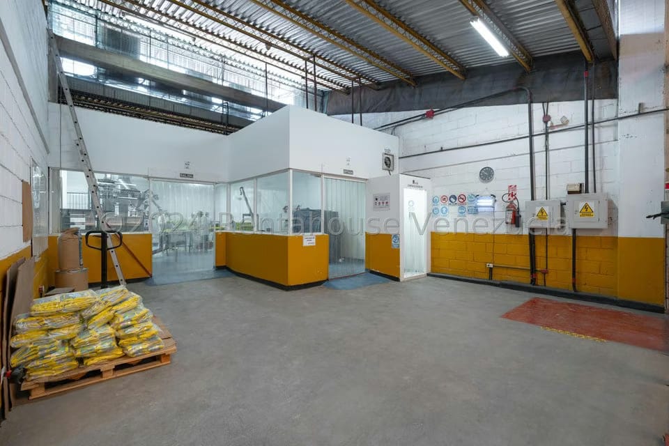 Negocios y Empresas (Mayorista y Distribucion) en Venta en Mampote, Miranda - 8