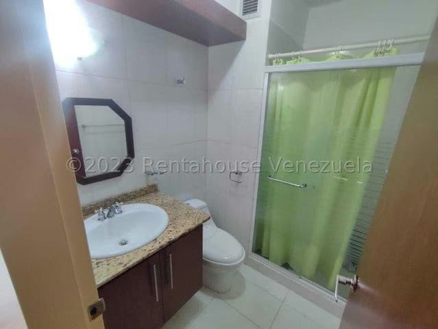 APARTAMENTO EN VENTA – YENNIEF ROJAS