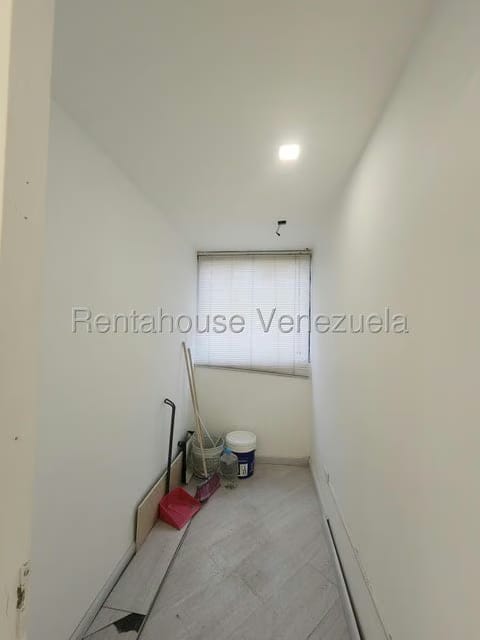 Comercial (Oficina) en Alquiler en La Trinidad, Distrito Metropolitano - 11