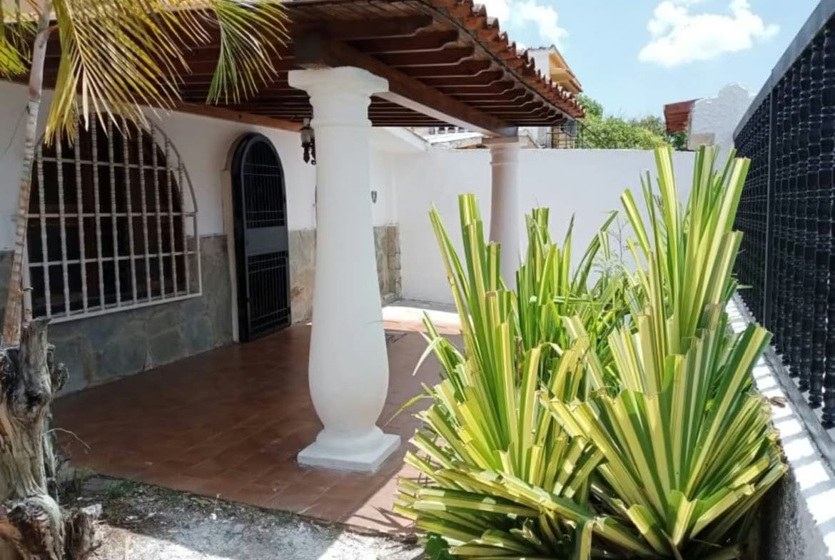 Casa c/ amplio terreno en El Morro II, San Diego - 2