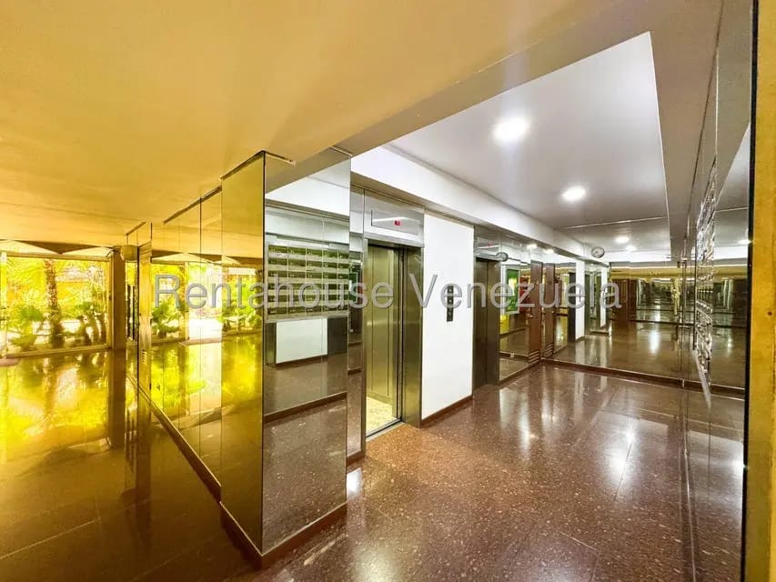 Apartamento (Penthouse) en Alquiler en San Bernardino, Distrito Metropolitano - 5