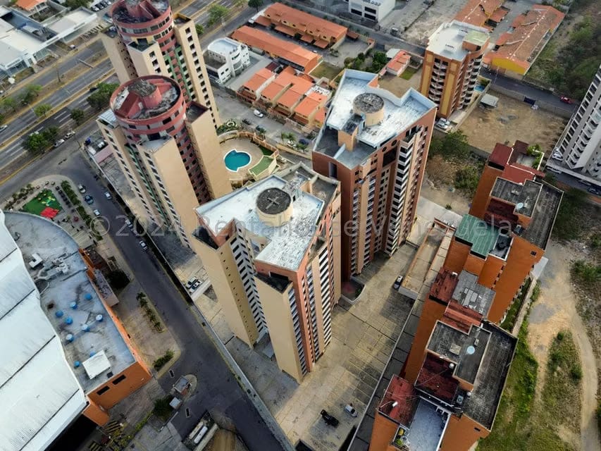 Apartamento (Multiples Niveles) en Venta en Triangulo del Este, Lara - 2