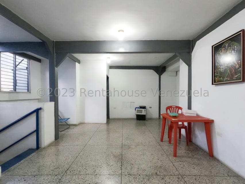 Comercial (Local Comercial) en Alquiler en Zona Este, Lara - 26