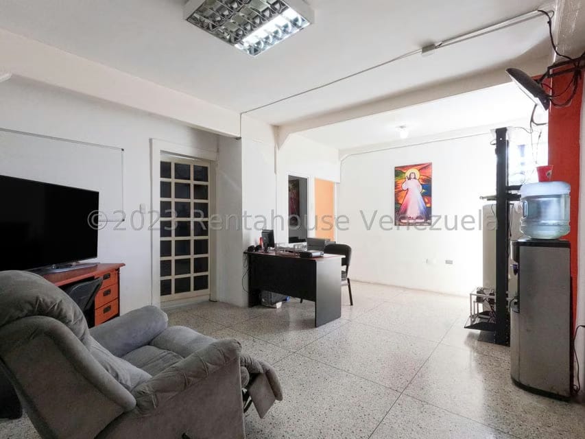 Comercial (Local Comercial) en Alquiler en Zona Este, Lara - 30