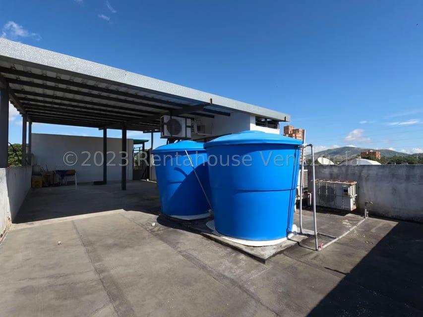 Comercial (Local Comercial) en Alquiler en Zona Este, Lara - 37