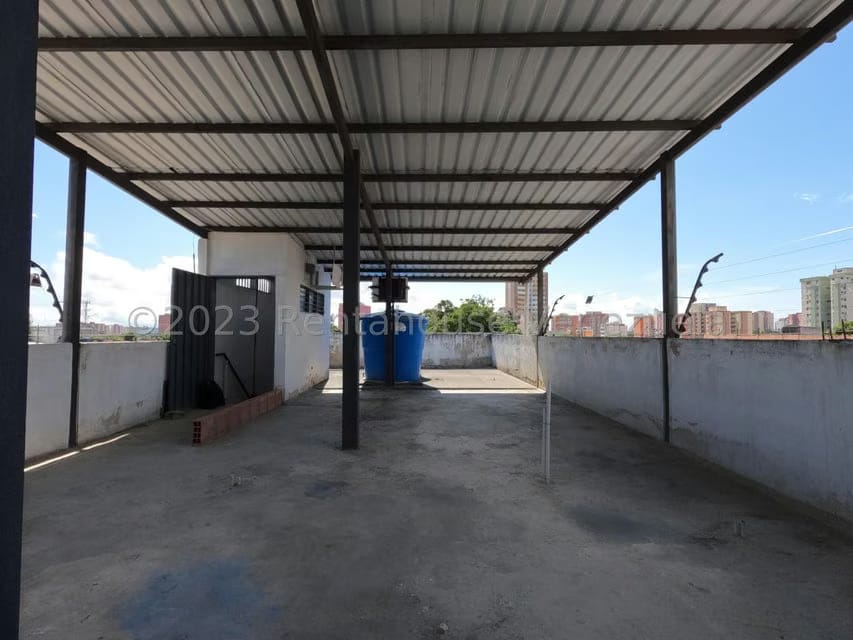 Comercial (Local Comercial) en Alquiler en Zona Este, Lara - 38